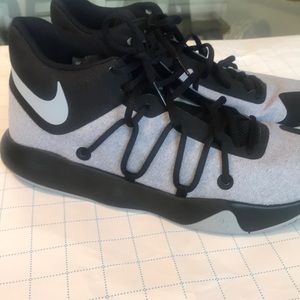 NIKE  ZOOM KD TREY #5 V Basketball